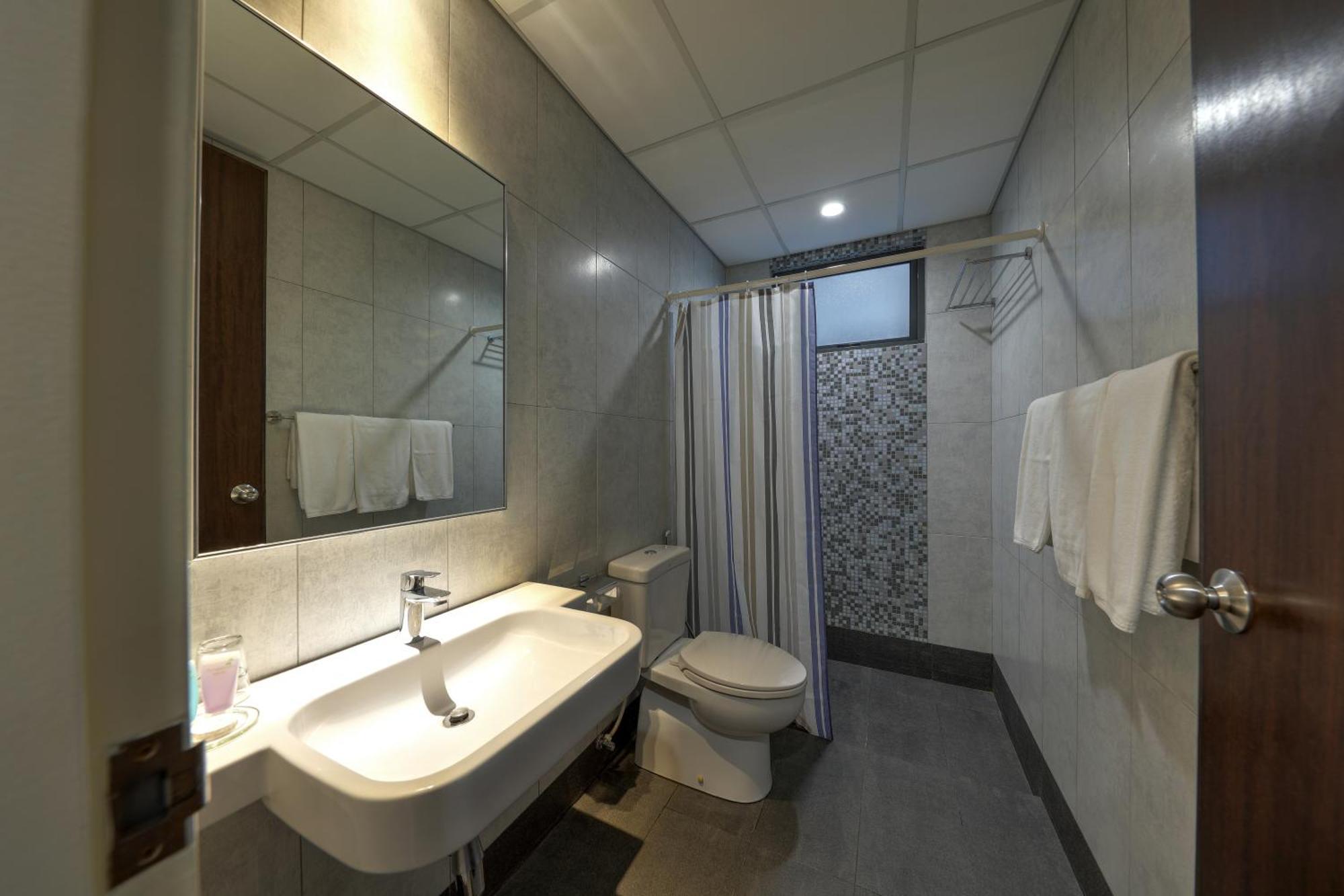 Acappella Suite Hotel, Shah Alam Room photo